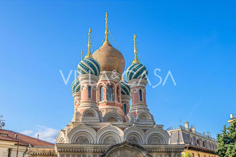 Центральная квартира в Санремо рядом с морем  
산레모 중심부의 바다 근처 아파트