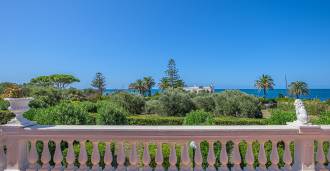 Уникальная резиденция в Санта-Маринелле на корейском будет: 산타마리넬라의 독특한 거주지.